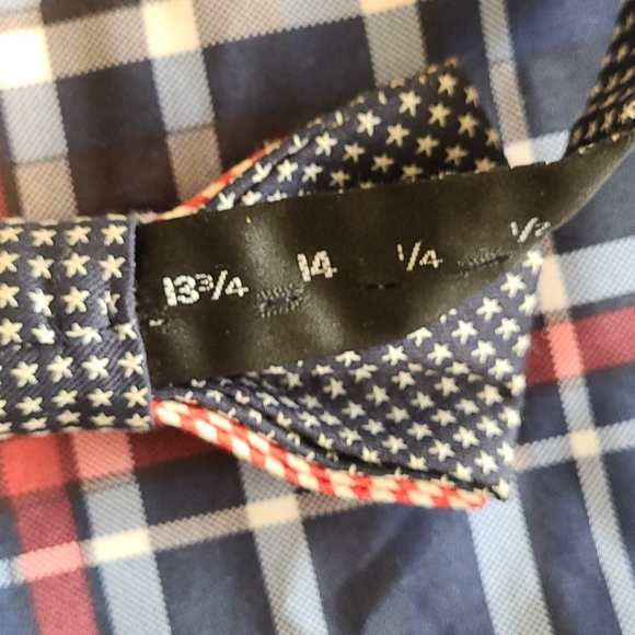 Tommy Hilfiger bow tie and pocket square - Picture 2 of 2